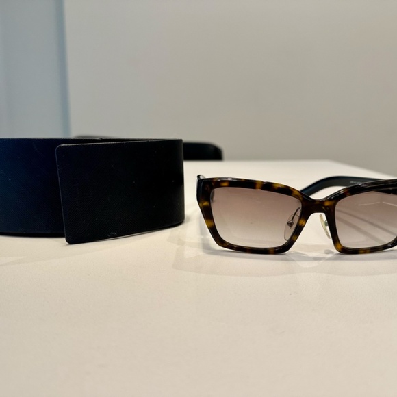 Original Prada Cateye Sunglasses PR 14XS - Retail Price $352 - Picture 12 of 13